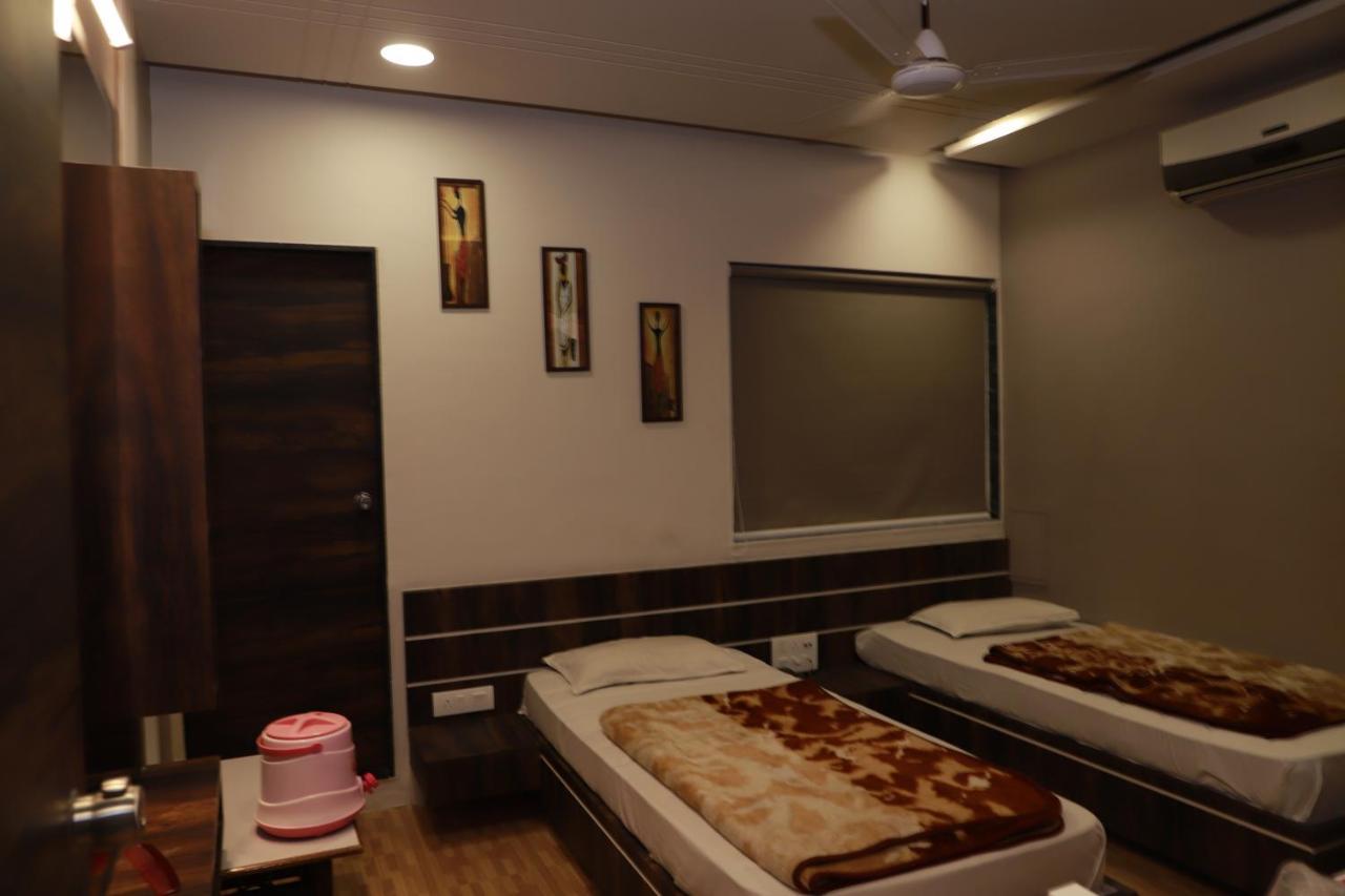 Hotel Darshan Amreli Ngoại thất bức ảnh