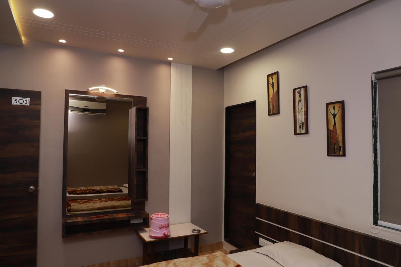 Hotel Darshan Amreli Ngoại thất bức ảnh