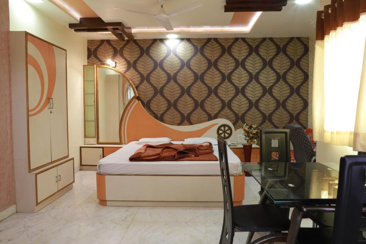 Hotel Darshan Amreli Ngoại thất bức ảnh