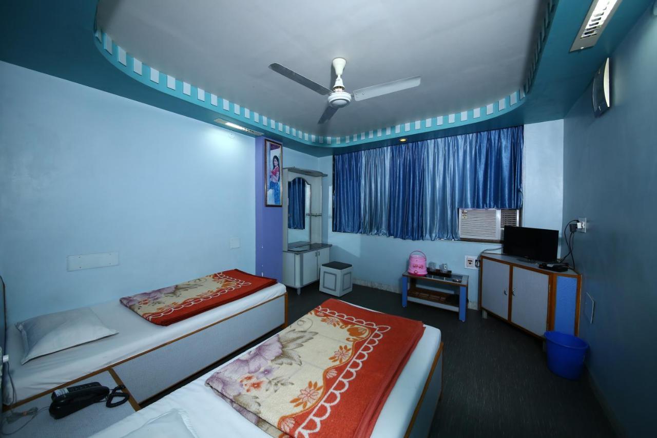 Hotel Darshan Amreli Ngoại thất bức ảnh