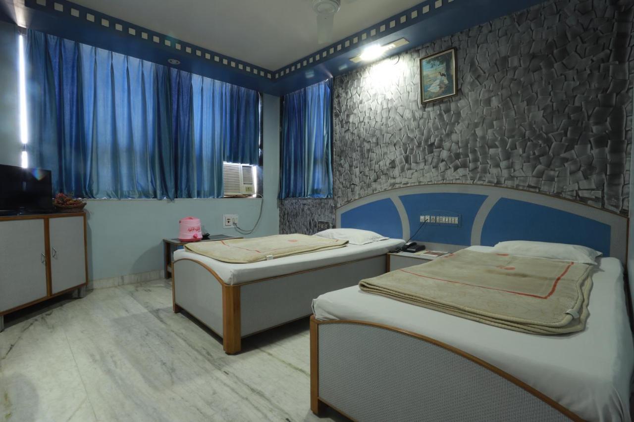 Hotel Darshan Amreli Ngoại thất bức ảnh