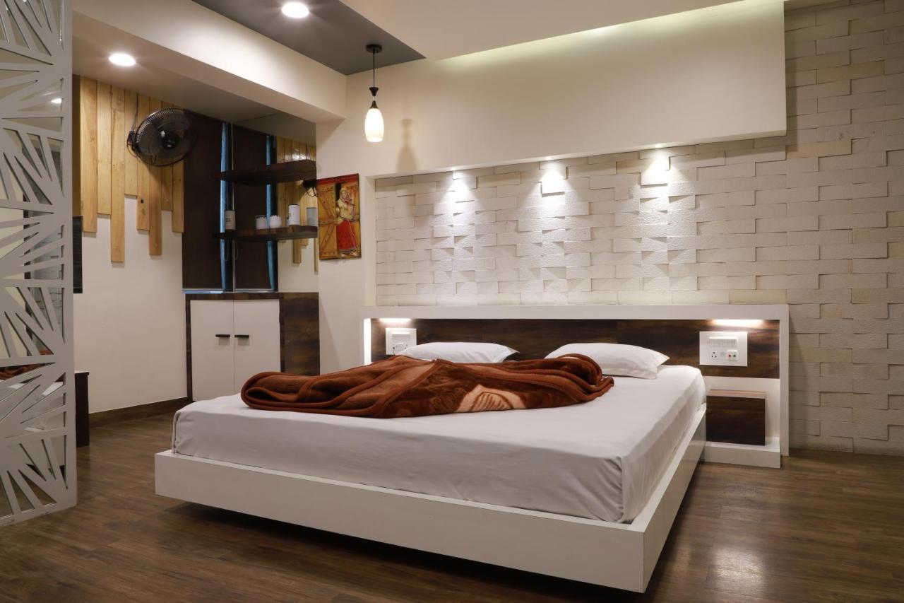 Hotel Darshan Amreli Ngoại thất bức ảnh