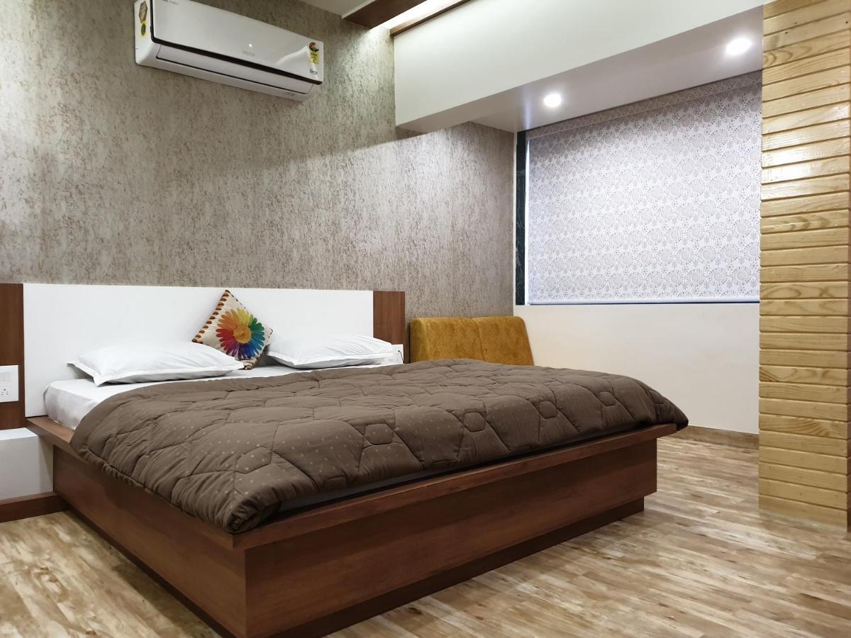 Hotel Darshan Amreli Ngoại thất bức ảnh