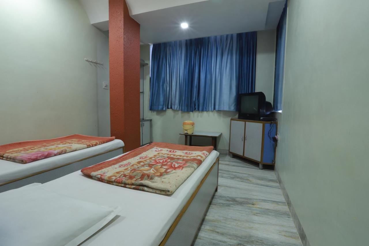 Hotel Darshan Amreli Ngoại thất bức ảnh