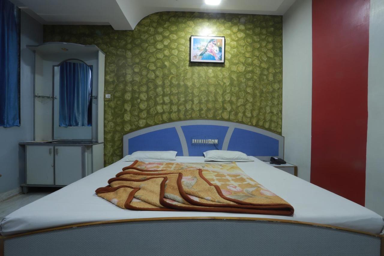 Hotel Darshan Amreli Ngoại thất bức ảnh