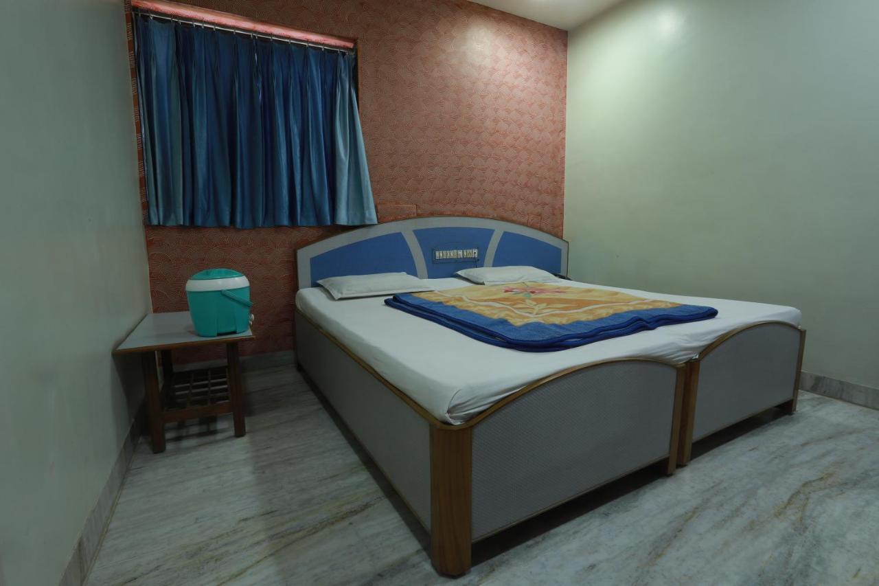 Hotel Darshan Amreli Ngoại thất bức ảnh